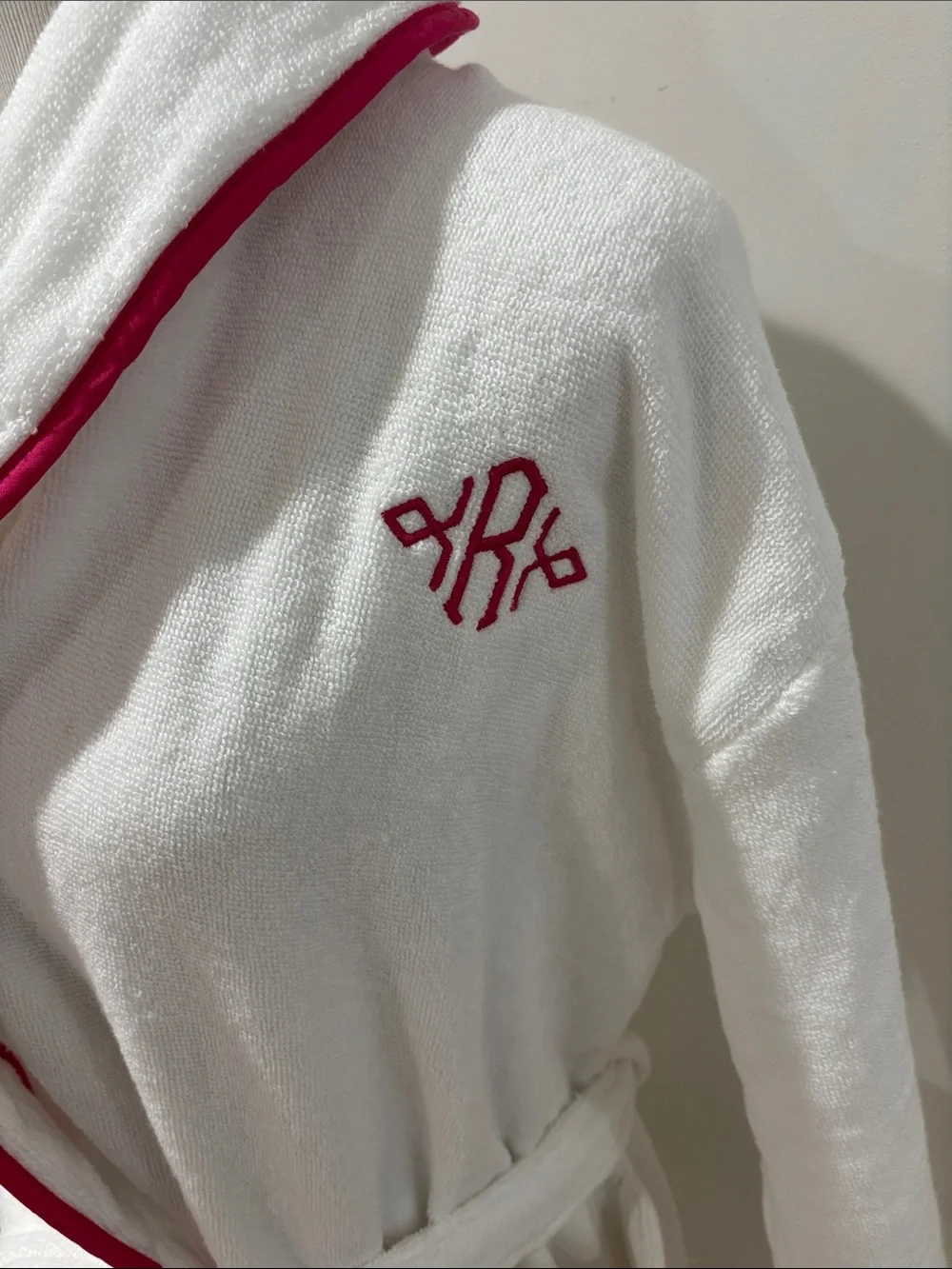 Hill House initial ‘r’